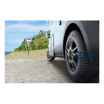 Michelin Agilis CrossClimate 235/65 R16C 115/113R всесезонная шина-1
